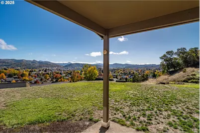 246 Palmdale Ave, Roseburg, OR 97471 - Photo 30