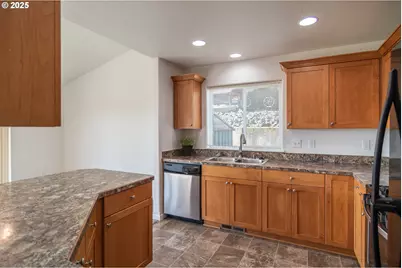 246 Palmdale Ave, Roseburg, OR 97471 - Photo 12