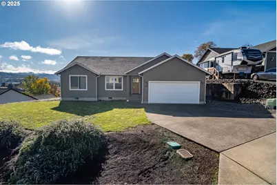 246 Palmdale Ave, Roseburg, OR 97471 - Photo 40