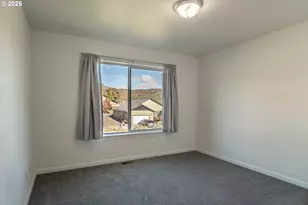 246 Palmdale Ave, Roseburg, OR 97471 - Photo 24