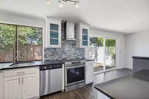 5435 NW Edgebrook Pl, Portland, OR 97229 - Photo 10