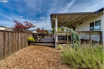 2226 32nd St, Springfield, OR 97477 - Photo 18