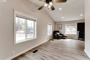 2226 32nd St, Springfield, OR 97477 - Photo 8