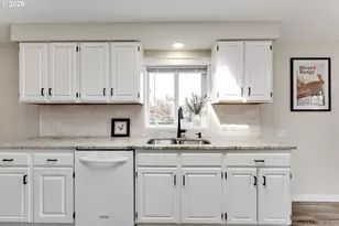 2226 32nd St, Springfield, OR 97477 - Photo 10