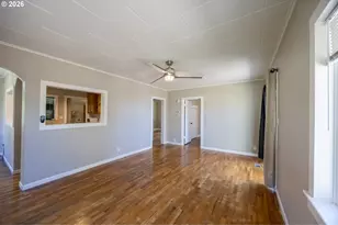 1755 NE Klamath Ave, Roseburg, OR 97470 - Photo 4