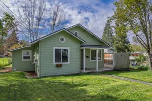 1755 NE Klamath Ave, Roseburg, OR 97470 - Photo 2