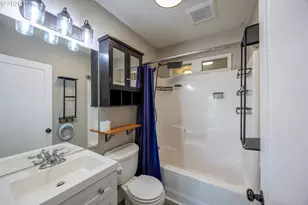 1755 NE Klamath Ave, Roseburg, OR 97470 - Photo 12