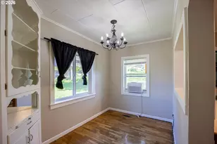 1755 NE Klamath Ave, Roseburg, OR 97470 - Photo 8