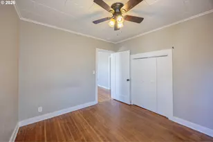 1755 NE Klamath Ave, Roseburg, OR 97470 - Photo 10