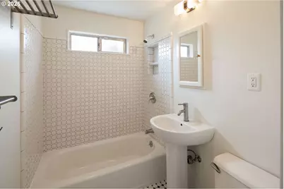 1572 McKinley Ct, Eugene, OR 97402 - Photo 18