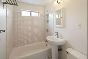 1572 McKinley Ct, Eugene, OR 97402 - Photo 18