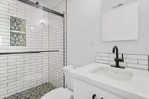 604 S Vermont St, Portland, OR 97219 - Photo 14