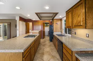 1901 NW Couch St, Camas, WA 98607 - Photo 14