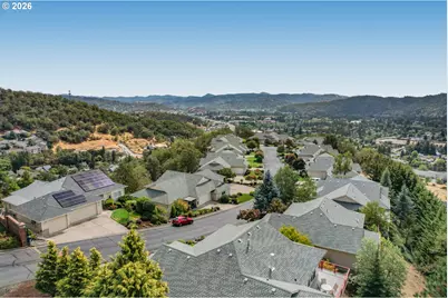 560 NW Rachel Lynn Way, Roseburg, OR 97471 - Photo 2