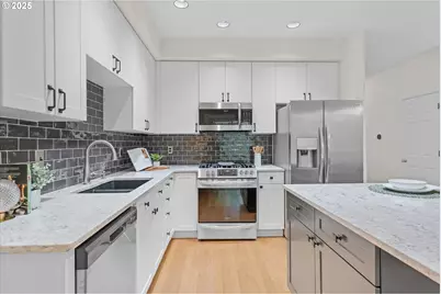 2926 SW Texas St, Portland, OR 97219 - Photo 6