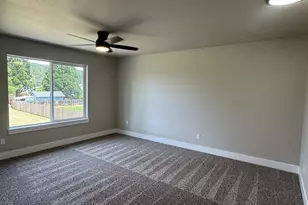 240 Miller St, Sutherlin, OR 97479 - Photo 28