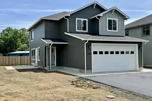 240 Miller St, Sutherlin, OR 97479 - Photo 8
