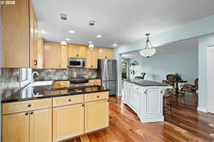 32540 SW Lake Point Ct, Wilsonville, OR 97070 - Photo 12
