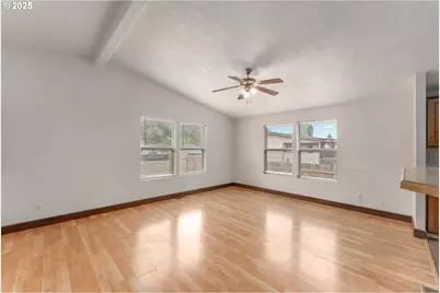 161 South Ave, Sutherlin, OR 97479 - Photo 4