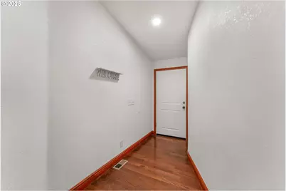 161 South Ave, Sutherlin, OR 97479 - Photo 12