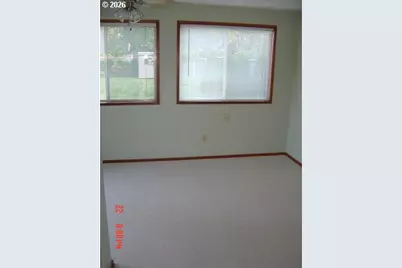 9242 SE Harrison St, Portland, OR 97216 - Photo 18