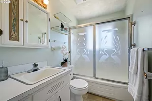 1004 Saville Ave, Eugene, OR 97404 - Photo 22