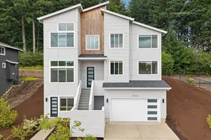10025 SE Nicholas Dr, Happy Valley, OR 97086 - Photo 1