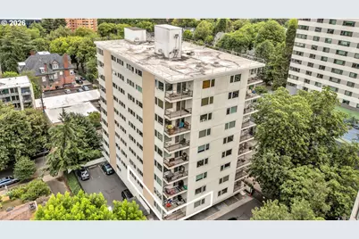 2211 SW Park Pl #204, Portland, OR 97205 - Photo 1