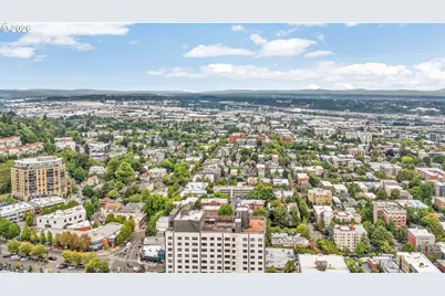 2211 SW Park Pl #204, Portland, OR 97205 - Photo 44