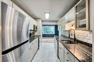 2211 SW Park Pl, Portland, OR 97205 - Photo 20