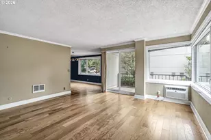 2211 SW Park Pl, Portland, OR 97205 - Photo 12