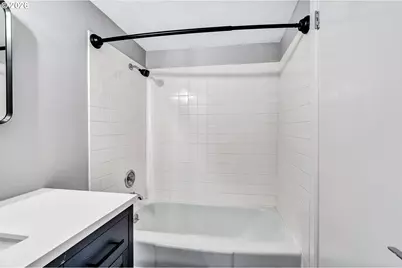 2211 SW Park Pl #204, Portland, OR 97205 - Photo 24