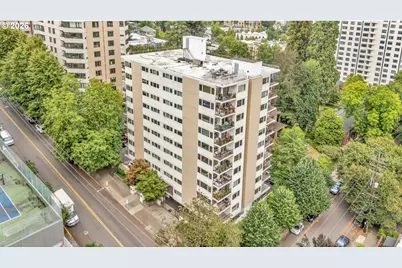 2211 SW Park Pl #204, Portland, OR 97205 - Photo 2