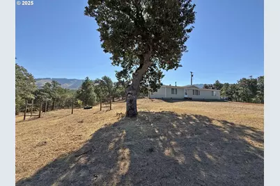 600 Centerville Hwy, Lyle, WA 98635 - Photo 8