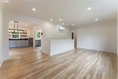 3564 NE Mathison Pl, Portland, OR 97212 - Photo 6