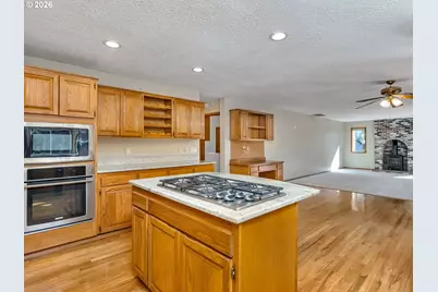 8445 SW Maverick Pl, Beaverton, OR 97008 - Photo 16