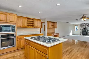 8445 SW Maverick Pl, Beaverton, OR 97008 - Photo 16