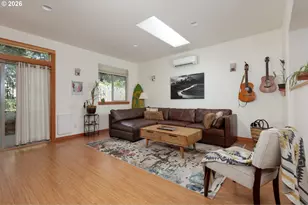 3201 Young Ln, Hood River, OR 97031 - Photo 10