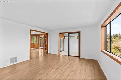 350 Loma Linda Ln, Eugene, OR 97405 - Photo 20