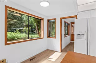 350 Loma Linda Ln, Eugene, OR 97405 - Photo 8