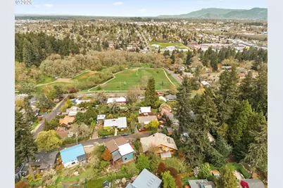 350 Loma Linda Ln, Eugene, OR 97405 - Photo 44