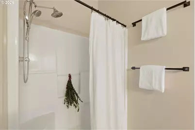 1298 NE Lilac Ct, Hillsboro, OR 97124 - Photo 14