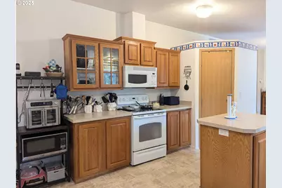 49244 Mountain View Rd, Oakridge, OR 97463 - Photo 10