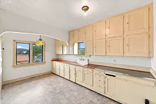 824 S 7th St, Coos Bay, OR 97420 - Photo 12