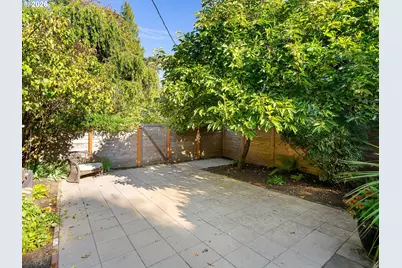 7221 SW Brier Pl, Portland, OR 97219 - Photo 48