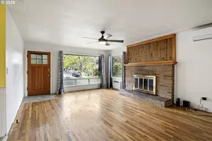 1402 SE Ct Ave, Roseburg, OR 97470 - Photo 6