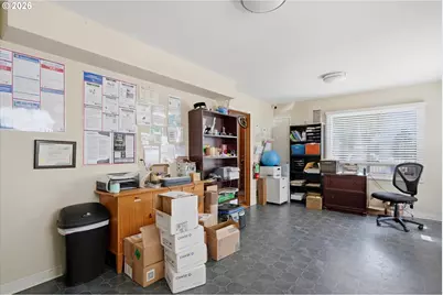 2706 NE Columbia Blvd, Portland, OR 97211 - Photo 12