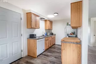 556 Cinderella Loop, Eugene, OR 97404 - Photo 8