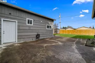 1051 W Oak St, Lebanon, OR 97355 - Photo 24