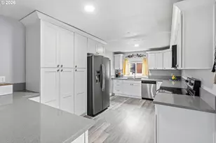 1051 W Oak St, Lebanon, OR 97355 - Photo 6